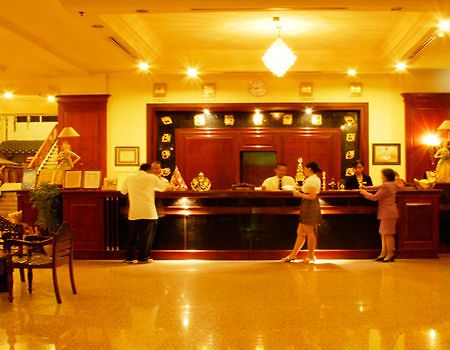 סוראבאיה Satelit Hotel מראה חיצוני תמונה