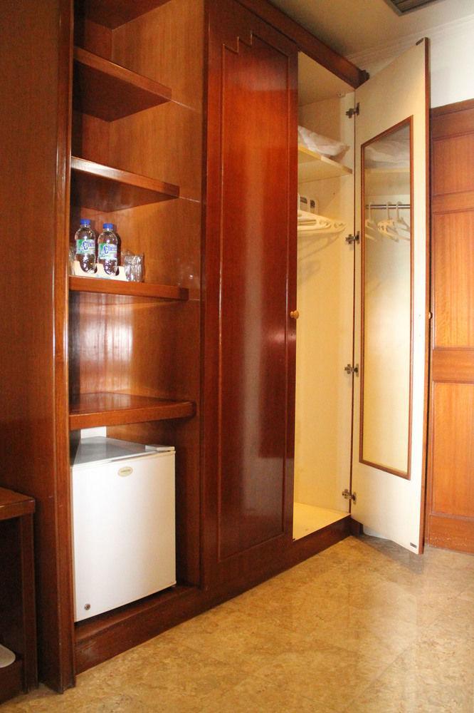 סוראבאיה Satelit Hotel מראה חיצוני תמונה