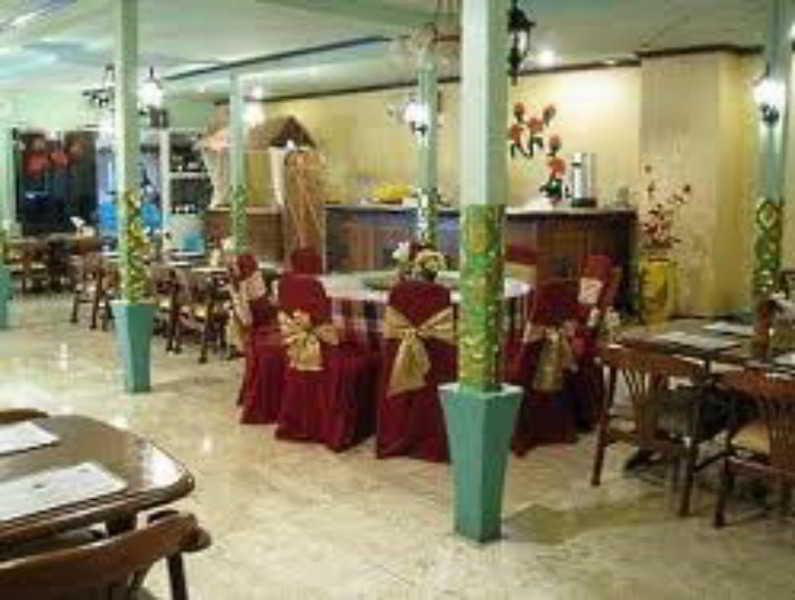 סוראבאיה Satelit Hotel מראה חיצוני תמונה