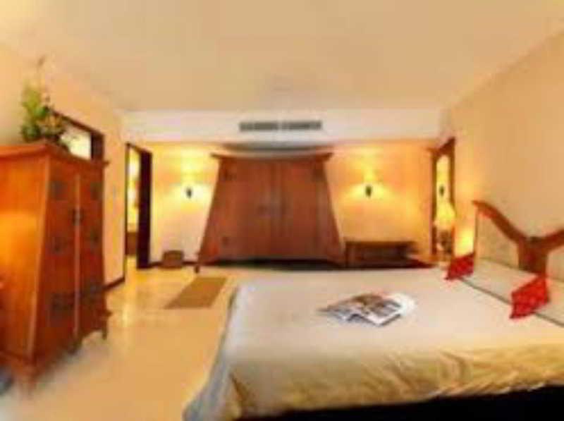 סוראבאיה Satelit Hotel מראה חיצוני תמונה