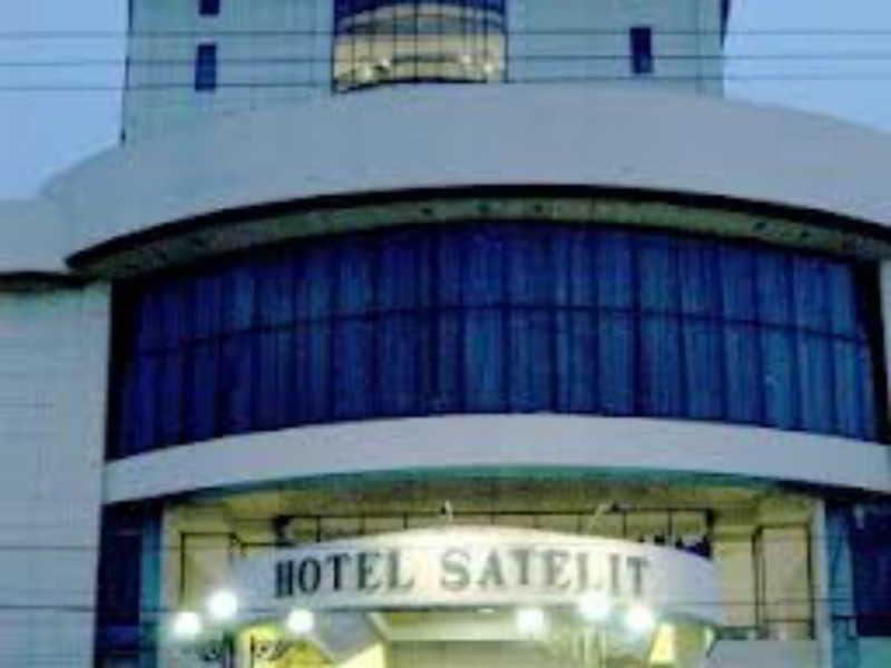 סוראבאיה Satelit Hotel מראה חיצוני תמונה